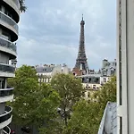 Alma - Amazing Eiffel Tower View