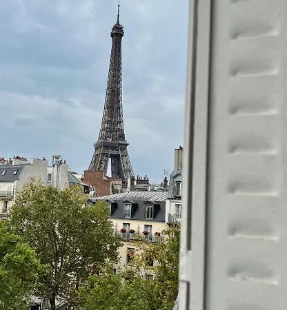 Alma - Amazing Eiffel Tower View Hotel